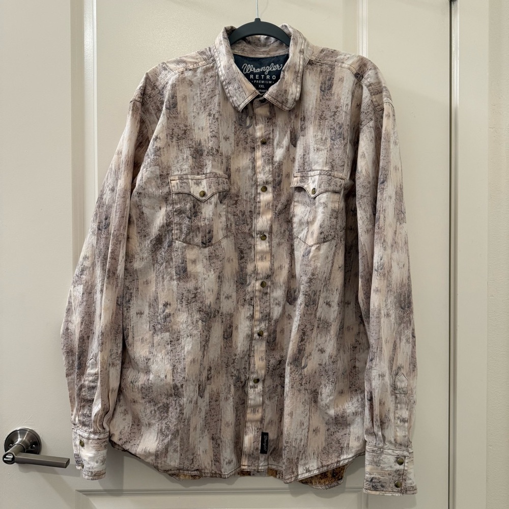 Wrangler Retro Premium White w Gray Cactus Print
Shirt Pearl Snaps Mens XX-Large